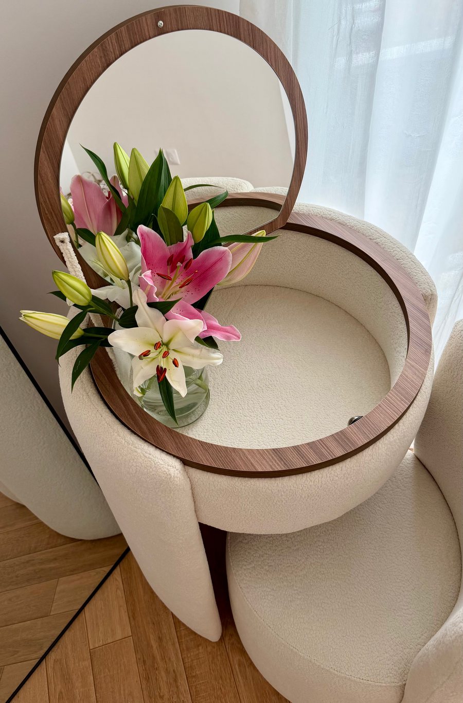 NOVÉA Schminktisch-Set mit Klappspiegel