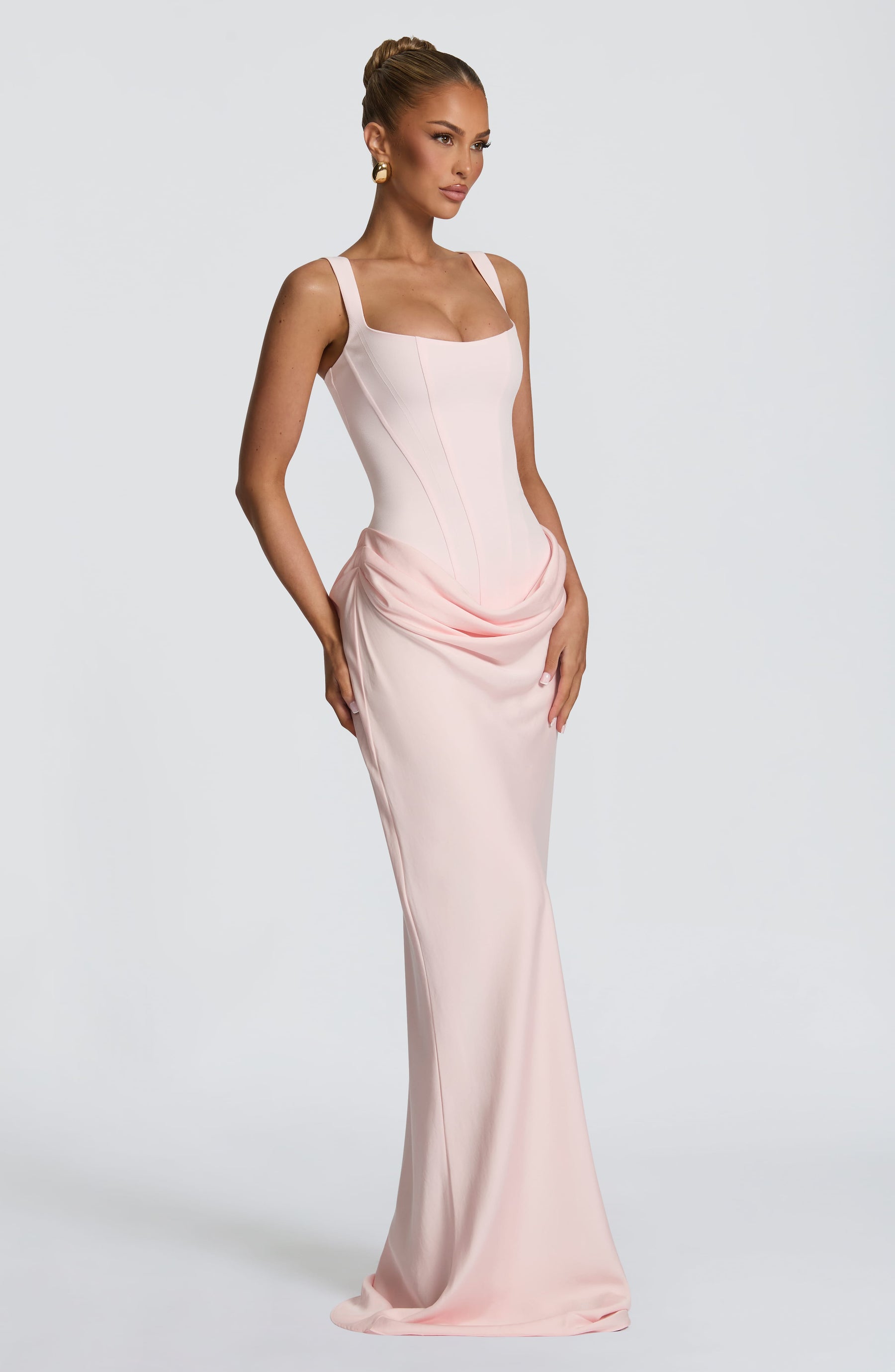 Indy Figurbetontes Maxikleid
