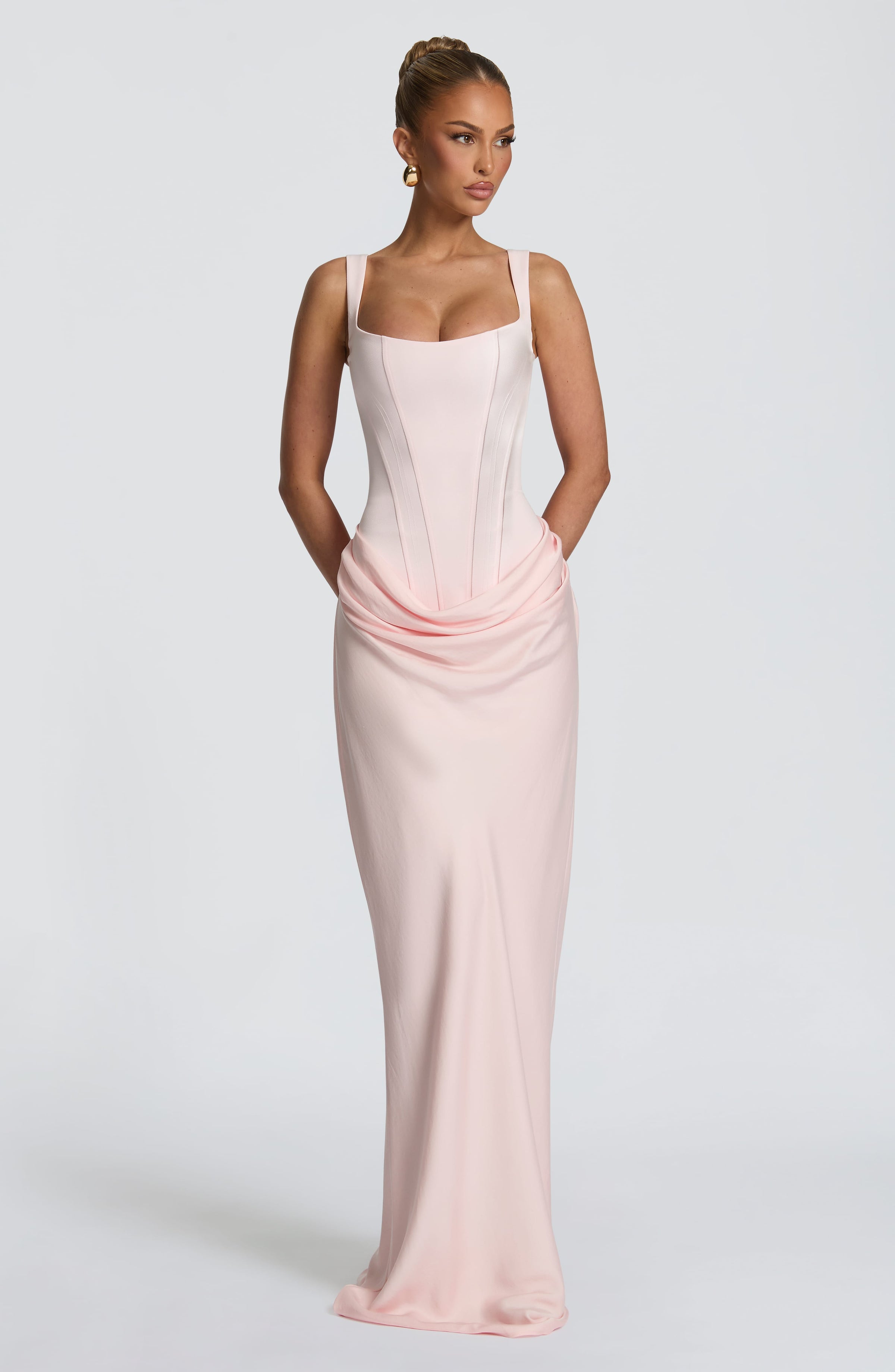 Indy Figurbetontes Maxikleid