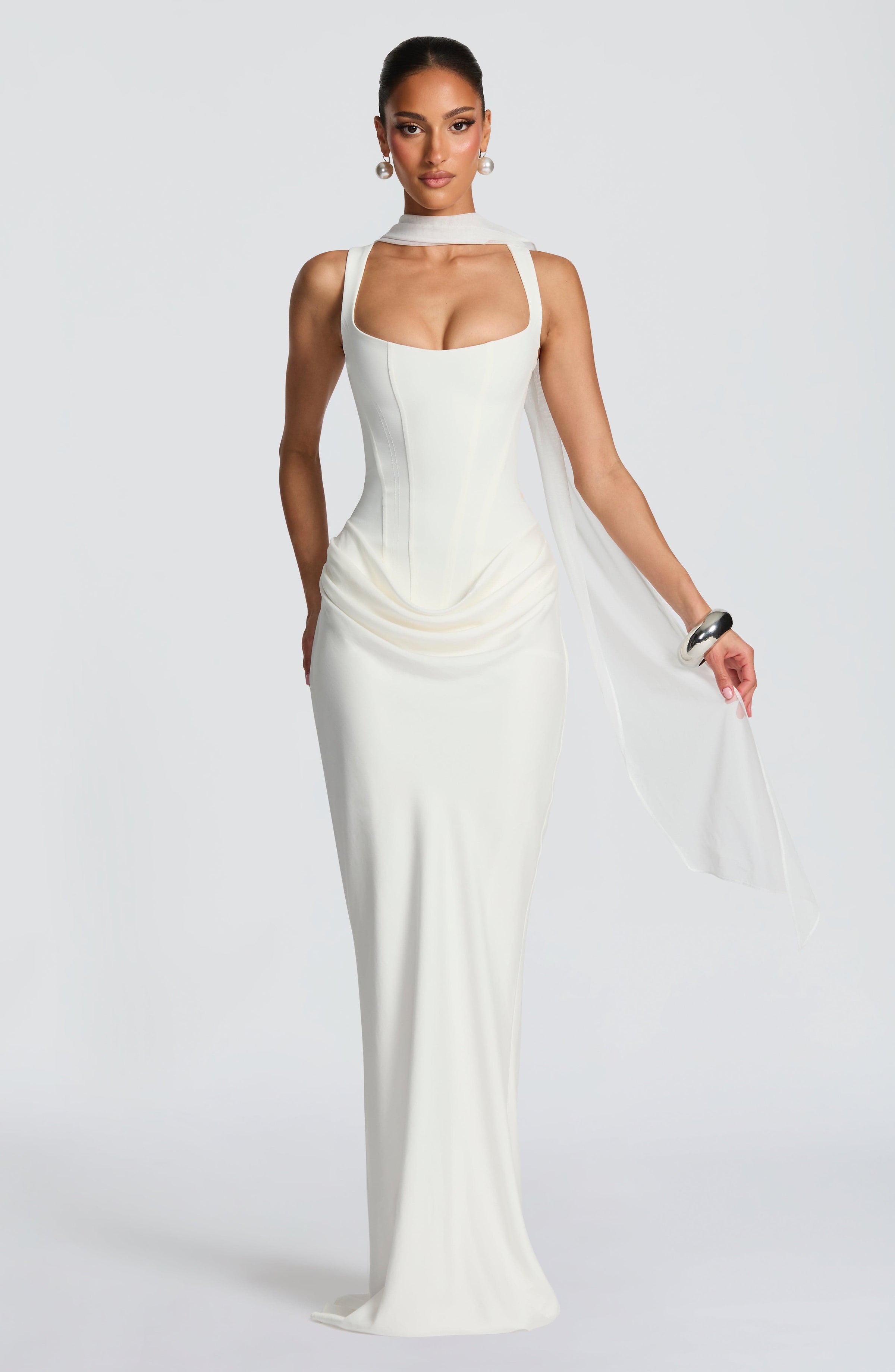 Indy Figurbetontes Maxikleid