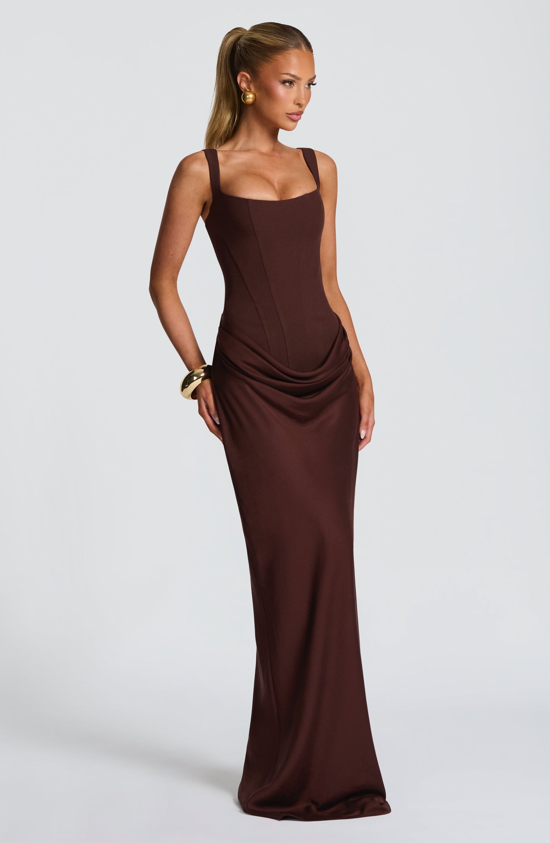 Indy Figurbetontes Maxikleid