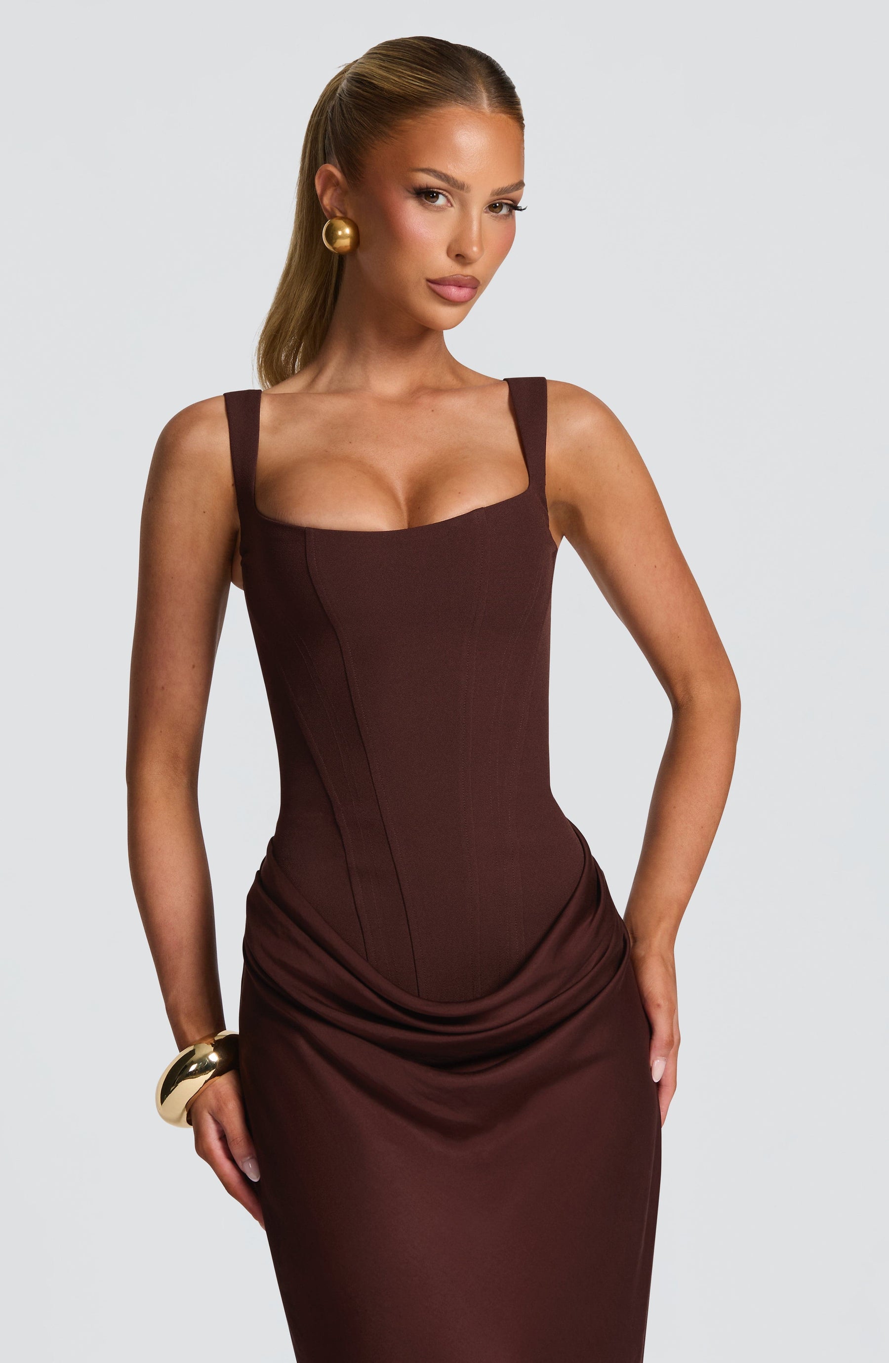 Indy Figurbetontes Maxikleid
