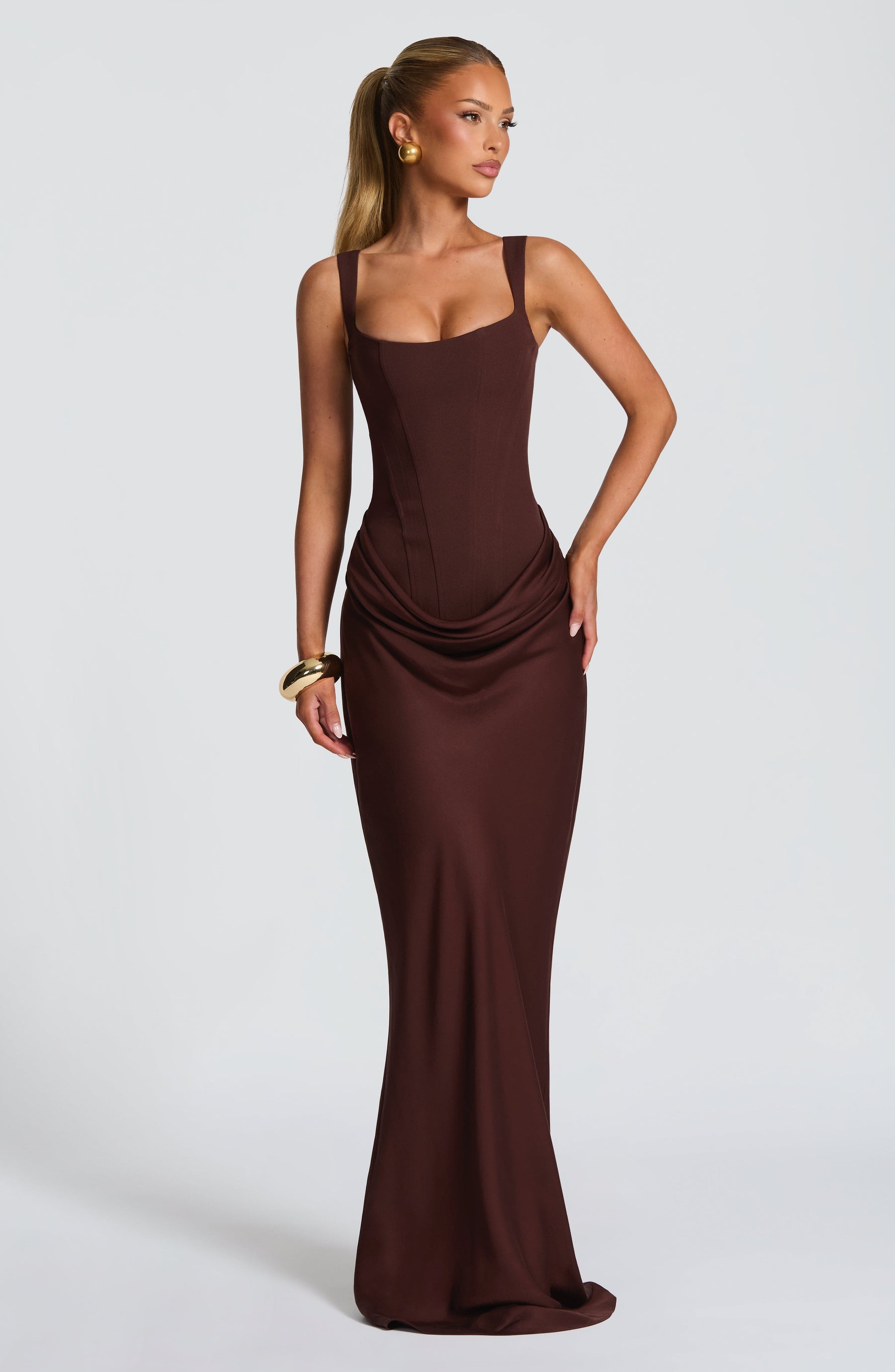 Indy Figurbetontes Maxikleid