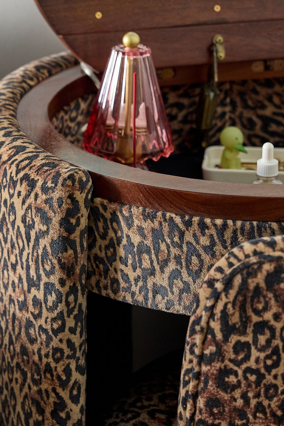ZOVANO Leopard Schminktisch mit Hocker, Ansicht 4